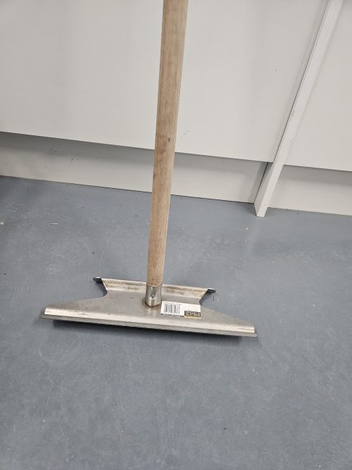 Cubicle scraper